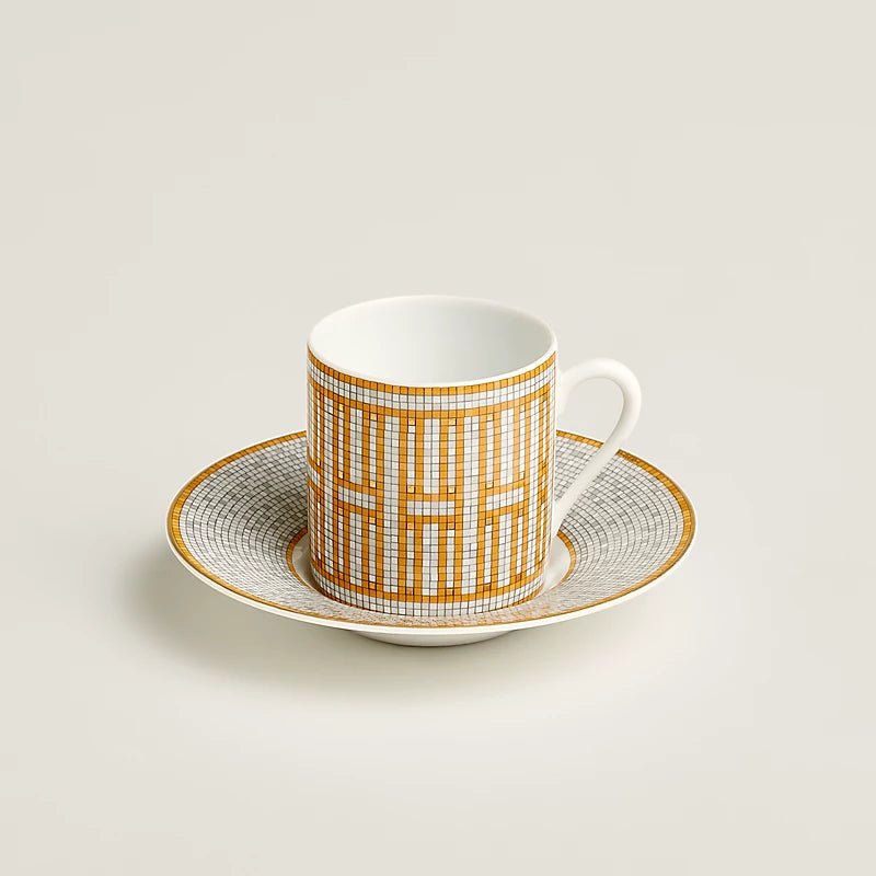 Ceșcuță de cafea cu farfurioară din porțelan